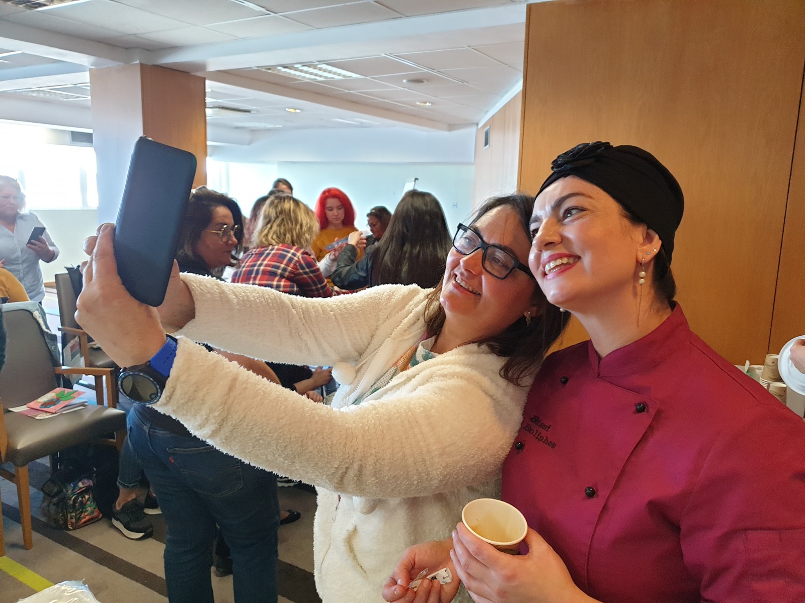 Instrutor demonstrando receitas